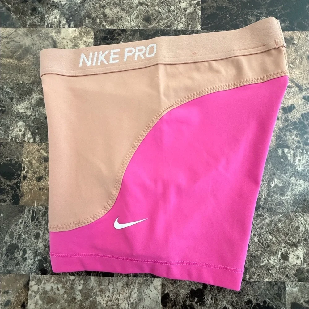 Nike Pro 3” training  Women's Athletic Shorts in Pink and Tan color size small